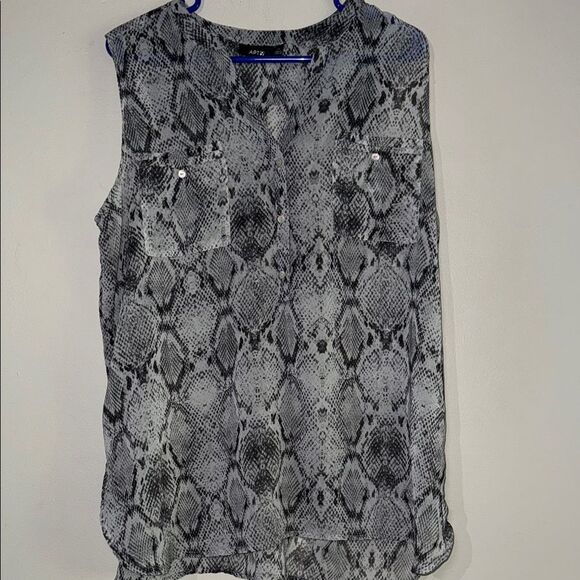 Apt. 9 Gray and Black Sleeveless Blouse - Picture 1 of 11